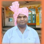 महेश चंद पाल ने दो जरूरतमंद बच्चों को 5100 रुपये दिए