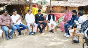 जौनपुर में एसटीएफ ने पीड़ित परिवार को ढांढस बंधाया