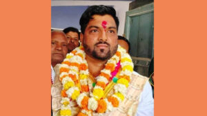 पवन धनगर असिस्टेंट लोको पायलट बने