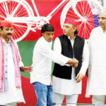 अखिलेश यादव से मिले दीपक पाल