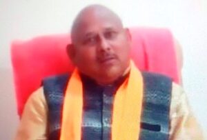 समाज को नीचा दिखाने का काम न करें युवा!
