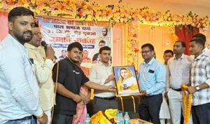 मिर्जापुर में हुआ प्रतिभाओं का सम्मान, एसडीएम अनेग सिंह ने शिक्षा पर दिया विशेष जोर