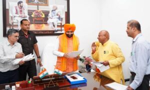 हरियाणा के मुख्यमंत्री से मिले सतीश बघेल