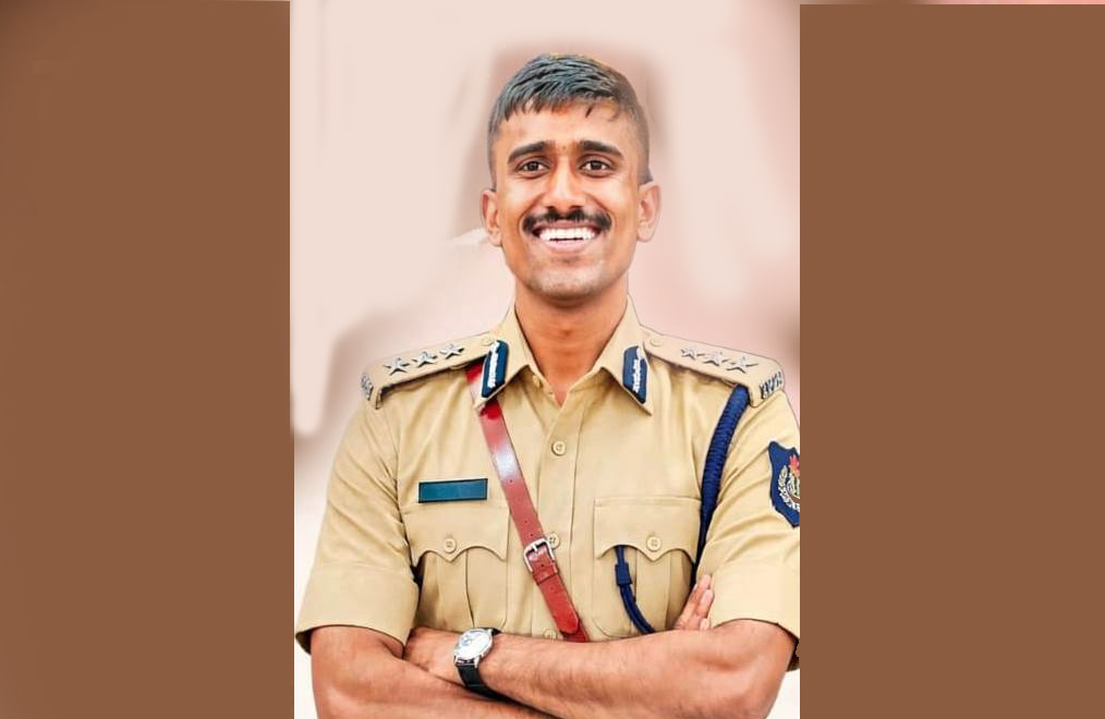 भेड़-बकरी चराने वाला बिरदेव बना आईपीएस