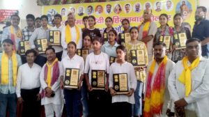 लोकमाता देवी अहिल्याबाई होलकर सम्मान समारोह में मेधावी छात्र-छात्राओं, खिलाड़ियों एवं सिविल सेवा से जुड़े लोगों का हुआ सम्मान